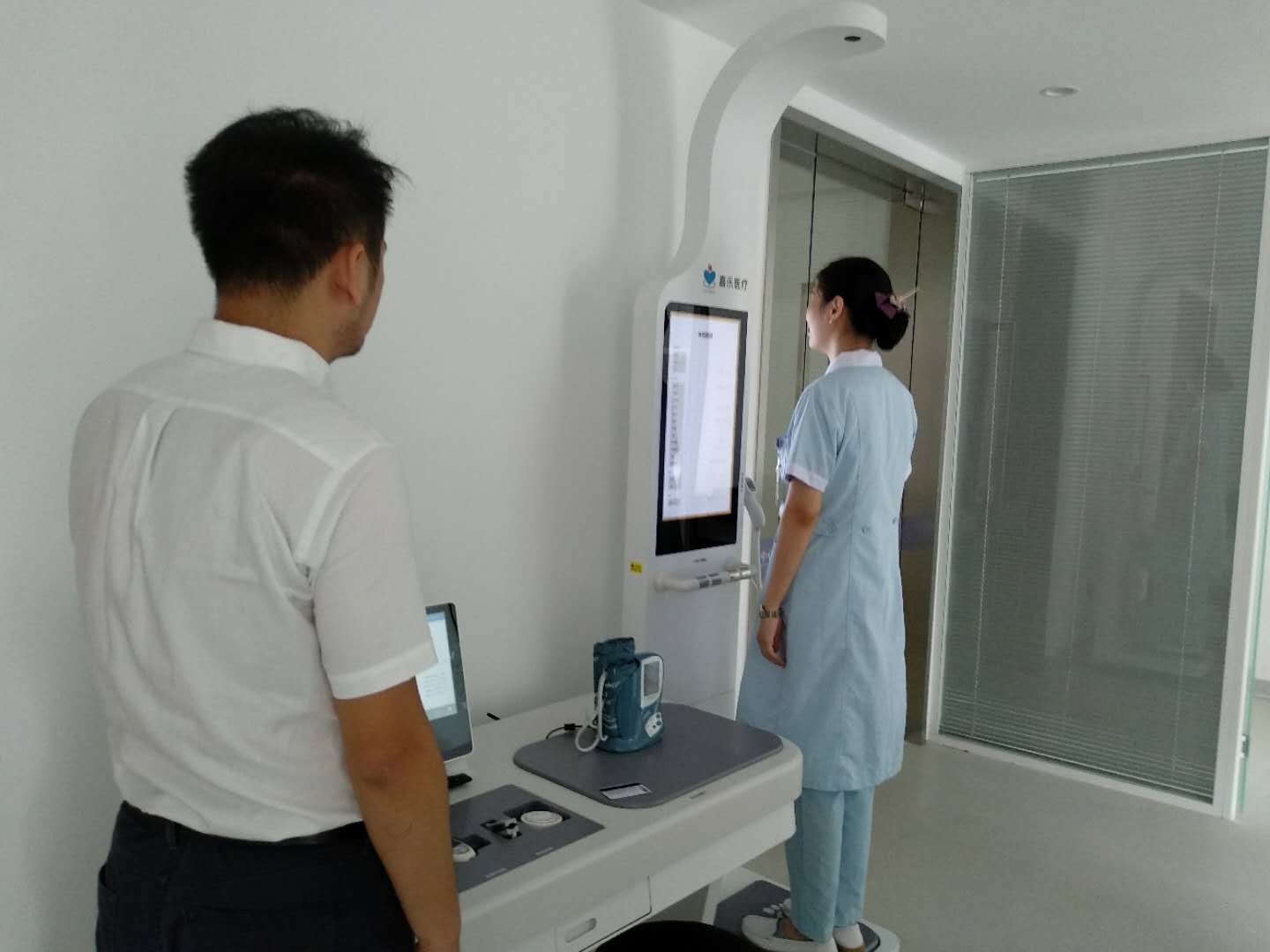 康養社區中的健康管理設備有哪些？健康一體機適合康養社區嗎？